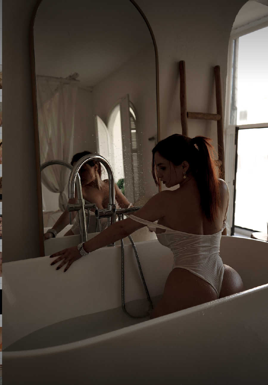 A playful frame from Miranda Faith nude — online in Yushu