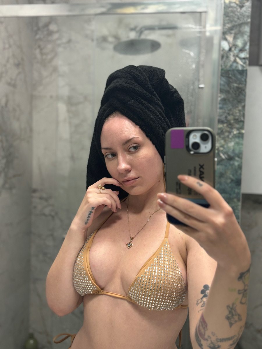 Nude girl KateV in Yushu