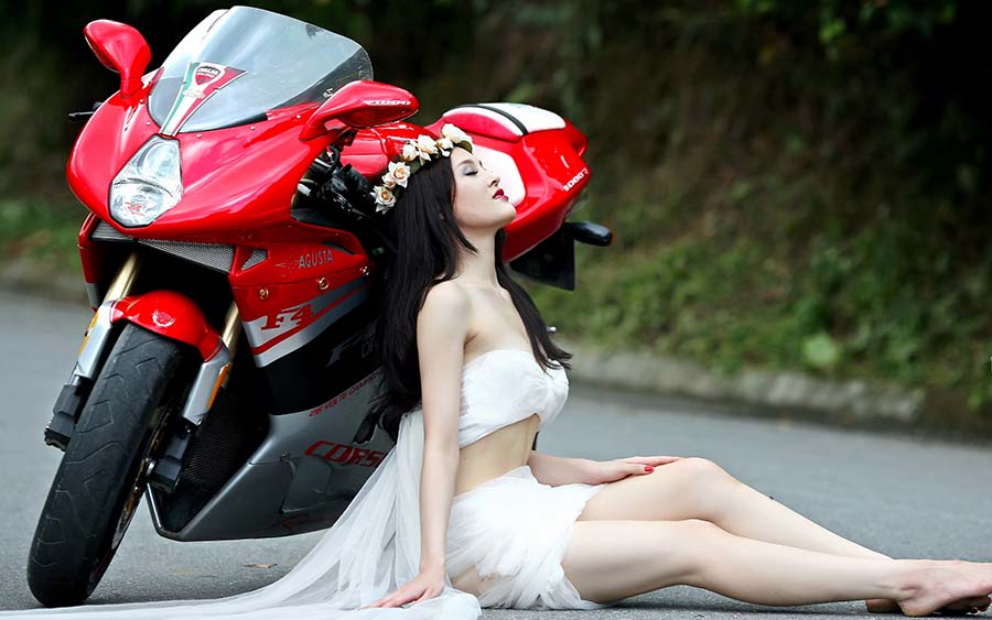 Beautiful girls and motorcycles in Yushu