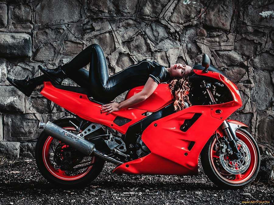 Beautiful girl Beautiful girls and motorcycles in Yushu