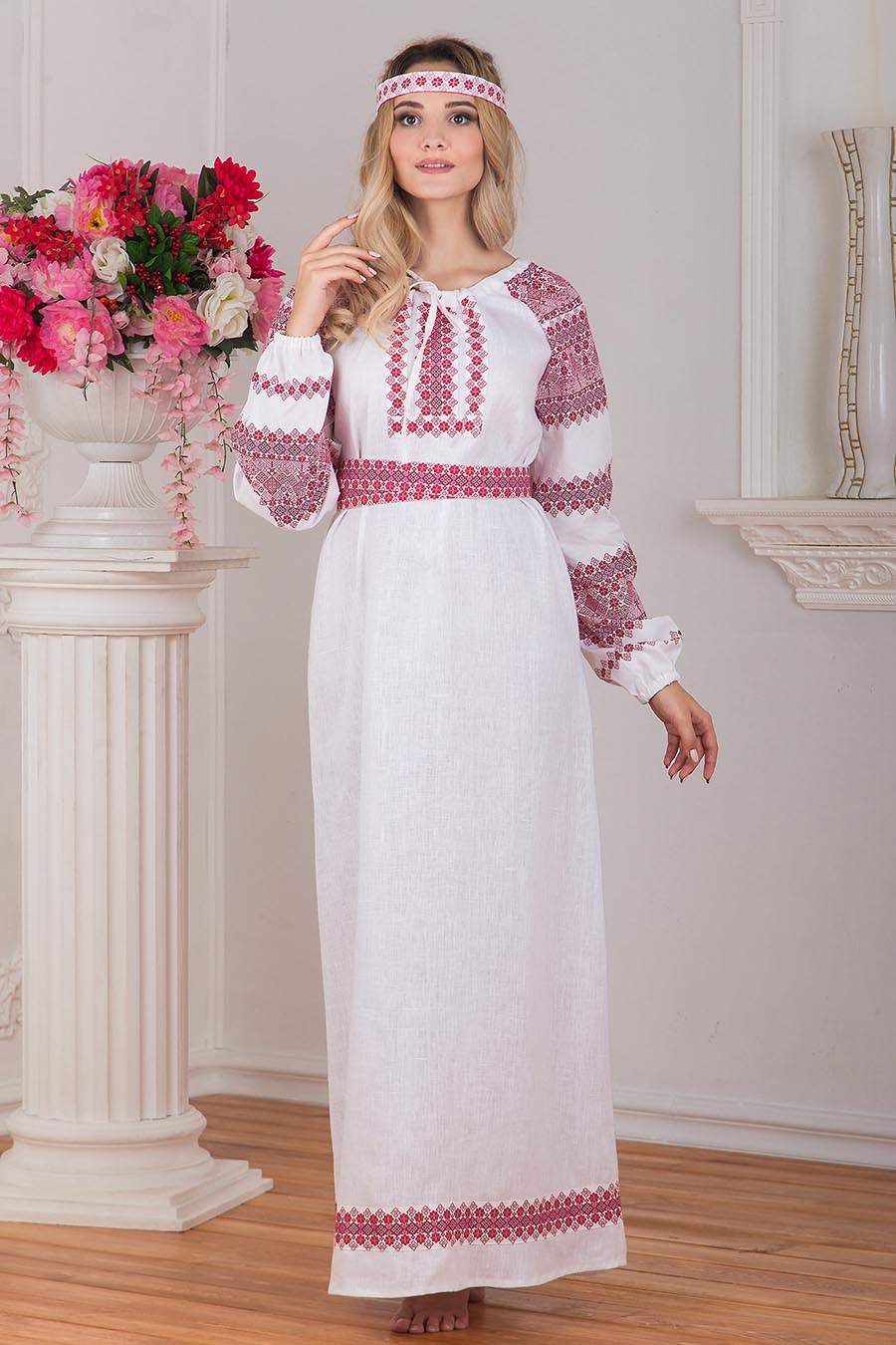 Women in Slavic costumes in Yushu