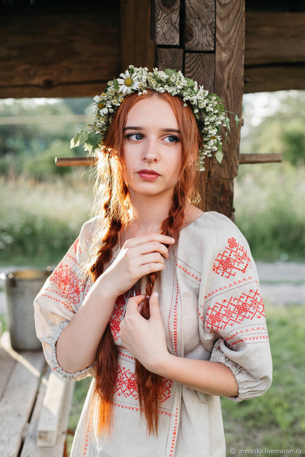 Girls in Slavic costumes in Yushu