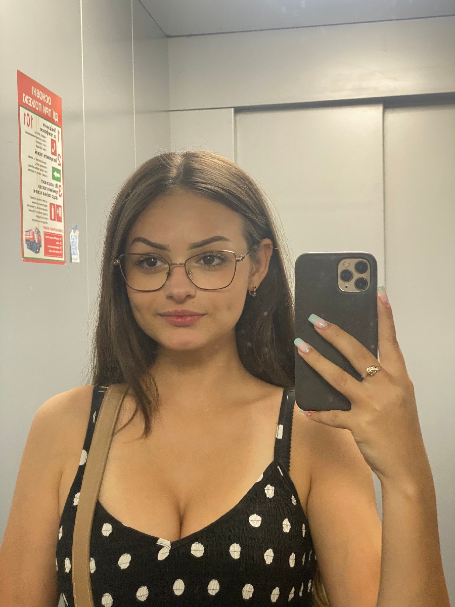 Sexy model Stacy in Yushu